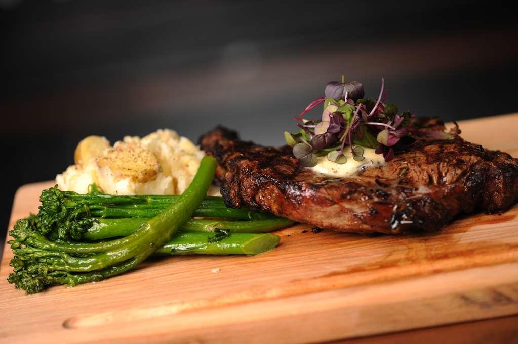 Carriage House Hotel And Conference Centre Calgary Restoran foto