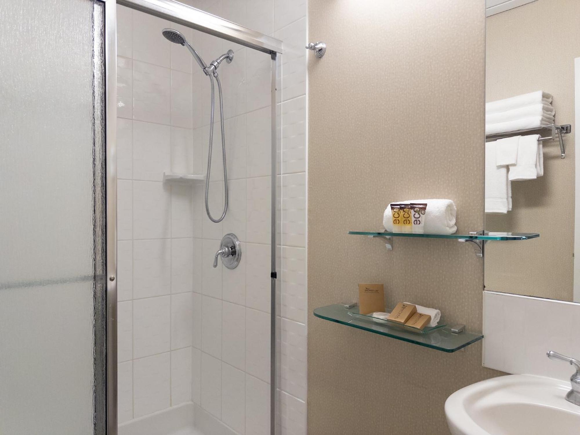 Carriage House Hotel And Conference Centre Calgary Bagian luar foto