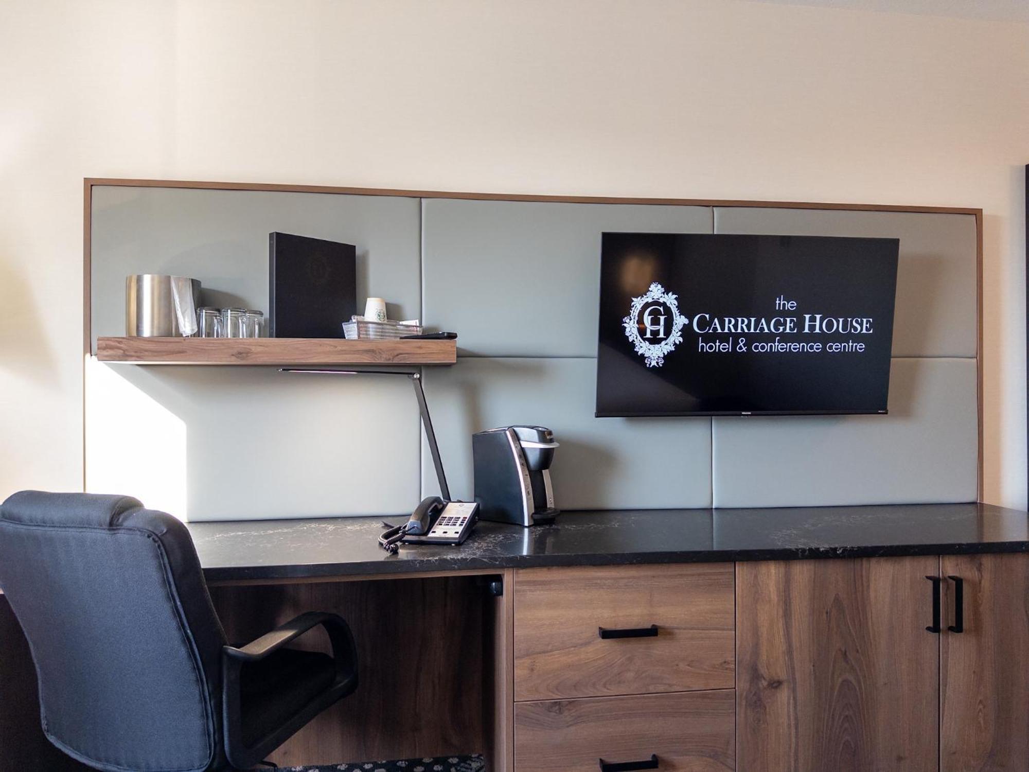 Carriage House Hotel And Conference Centre Calgary Bagian luar foto