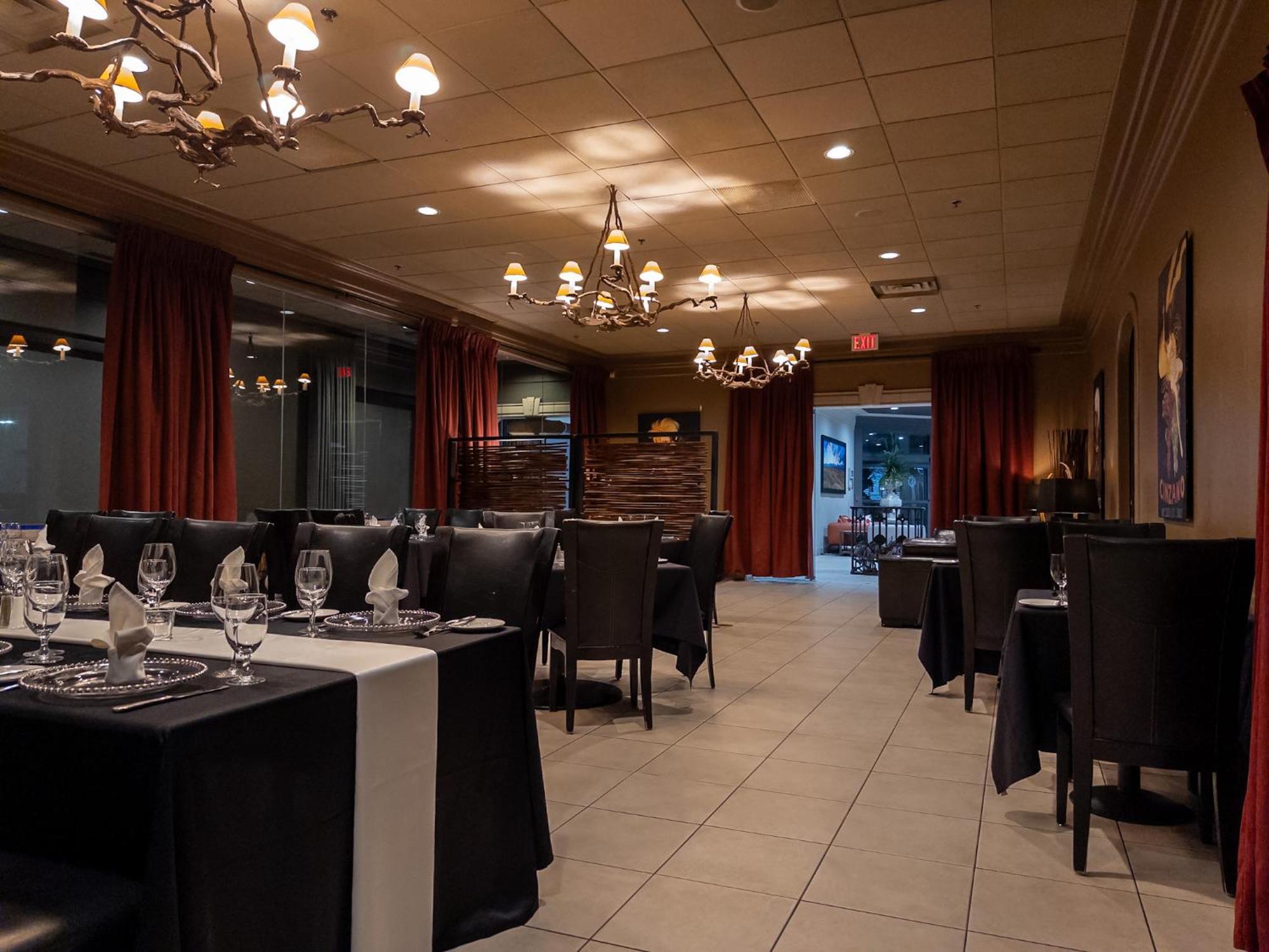 Carriage House Hotel And Conference Centre Calgary Bagian luar foto